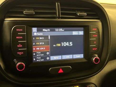 Used 2020 Kia Soul GT-Line FWD image 21
