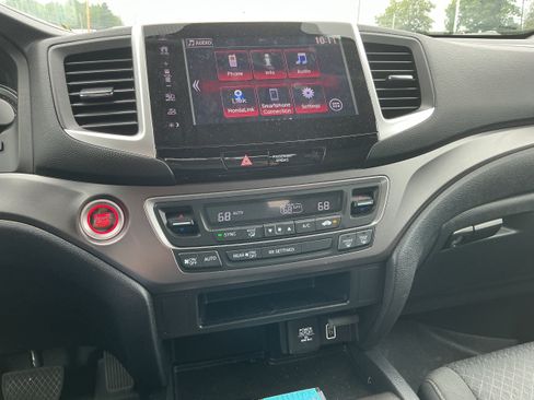 Used 2020 Honda Ridgeline Sport image 8