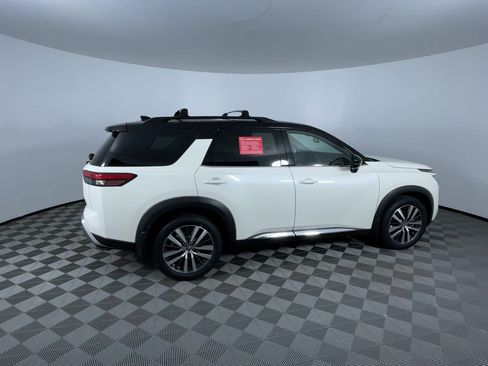 Certified 2022 Nissan Pathfinder Platinum w/ Cargo Package AWD/4WD image 9