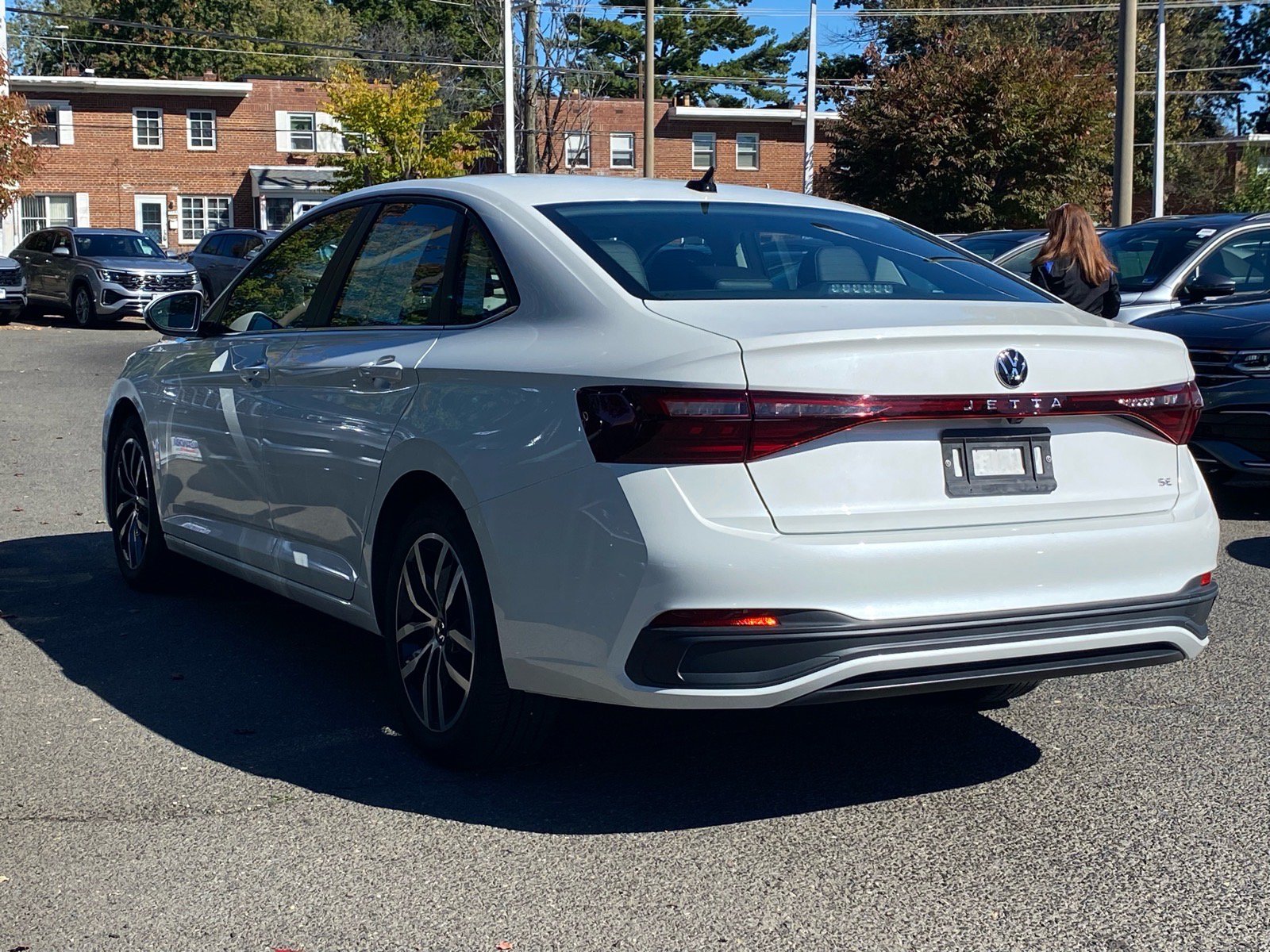 Certified 2025 Volkswagen Jetta SE w/ Sunroof Package FWD image 5