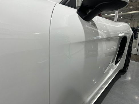 Used 2017 Porsche 718 Boxster RWD image 17