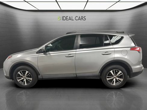 Used 2018 Toyota RAV4 XLE FWD image 8