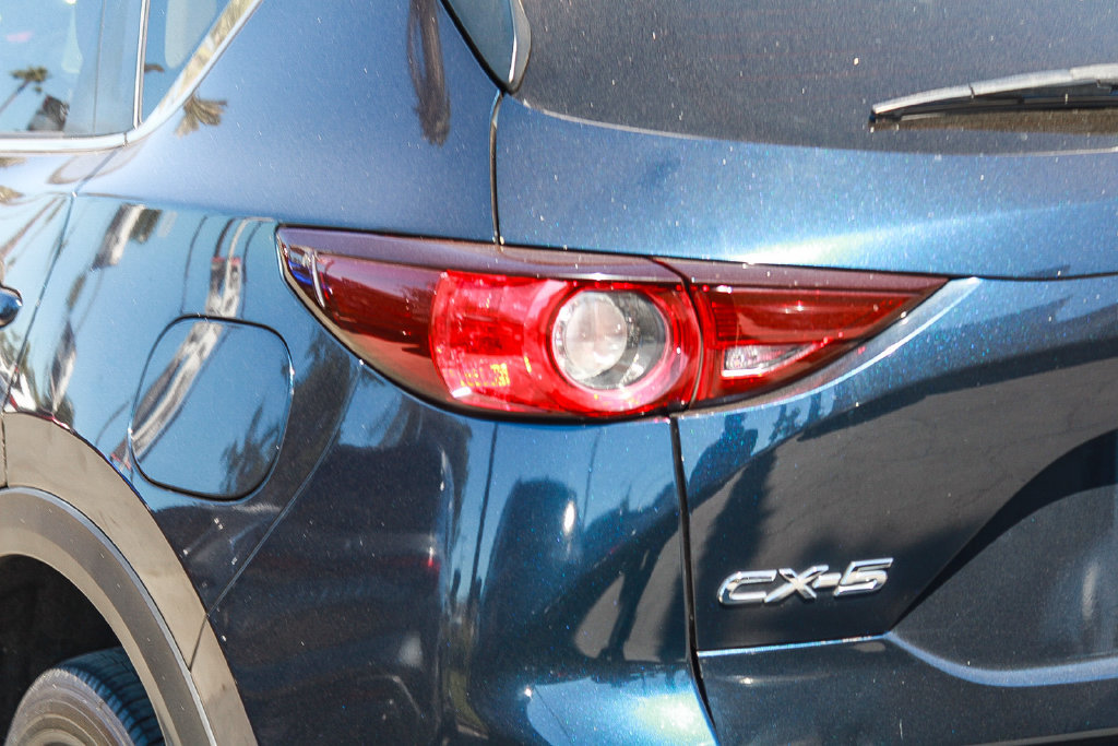 Used 2018 MAZDA CX-5 Touring w/ Preferred Equipment Package FWD image 7
