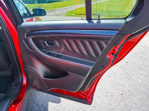 Used 2010 Ford Taurus SHO image 30