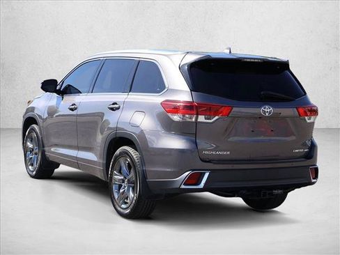 Used 2017 Toyota Highlander Limited AWD/4WD image 9