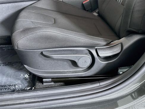 Certified 2025 Hyundai Elantra Sport FWD image 19