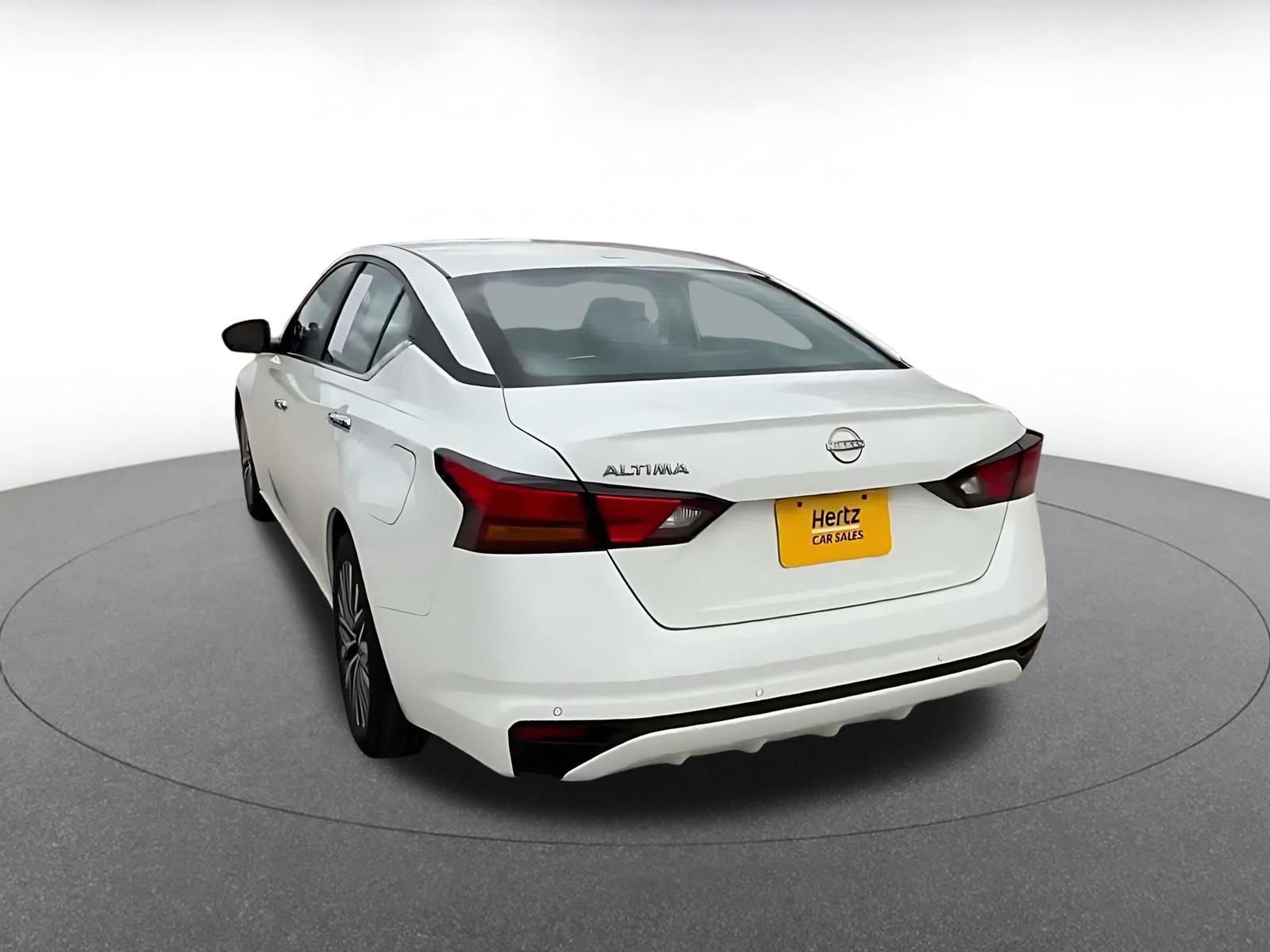 Used 2025 Nissan Altima 2.5 SV FWD image 10