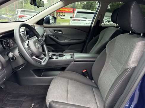Used 2023 Nissan Rogue SV FWD image 9