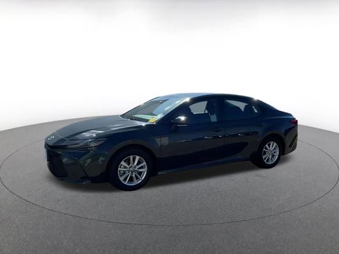 Used 2025 Toyota Camry LE image 7