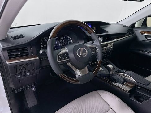 Used 2017 Lexus ES 350 w/ Luxury Package FWD image 9