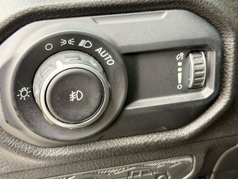 Used 2024 Jeep Wrangler Unlimited Sport AWD/4WD image 35