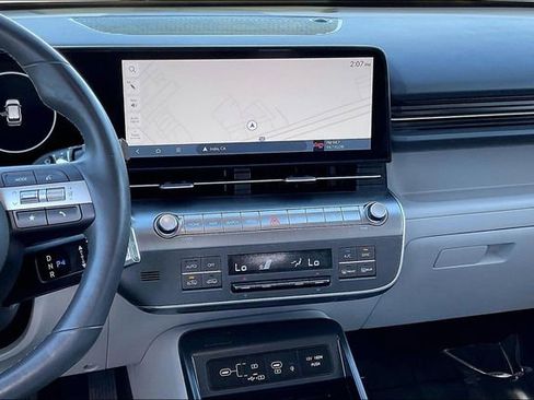 Used 2024 Hyundai Kona Limited image 5