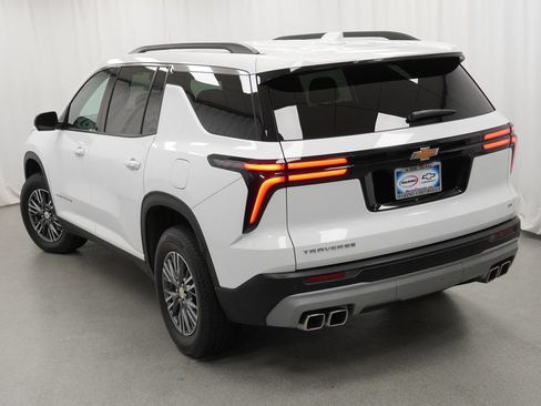 Used 2024 Chevrolet Traverse LT w/ Trailering Package FWD image 38