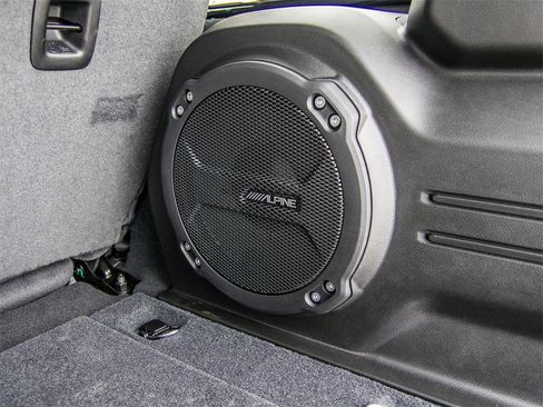 New 2026 Jeep Wrangler Unlimited Rubicon w/ Safety Group image 8