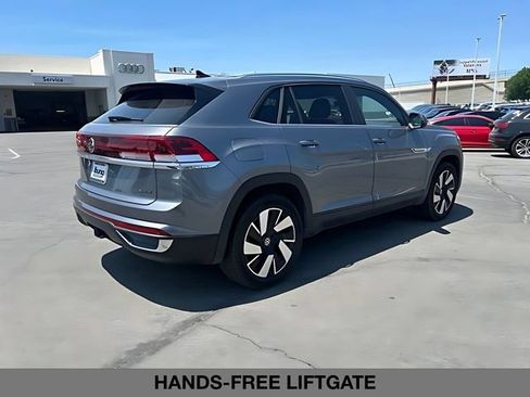 Used 2024 Volkswagen Atlas Cross Sport SE AWD/4WD image 3