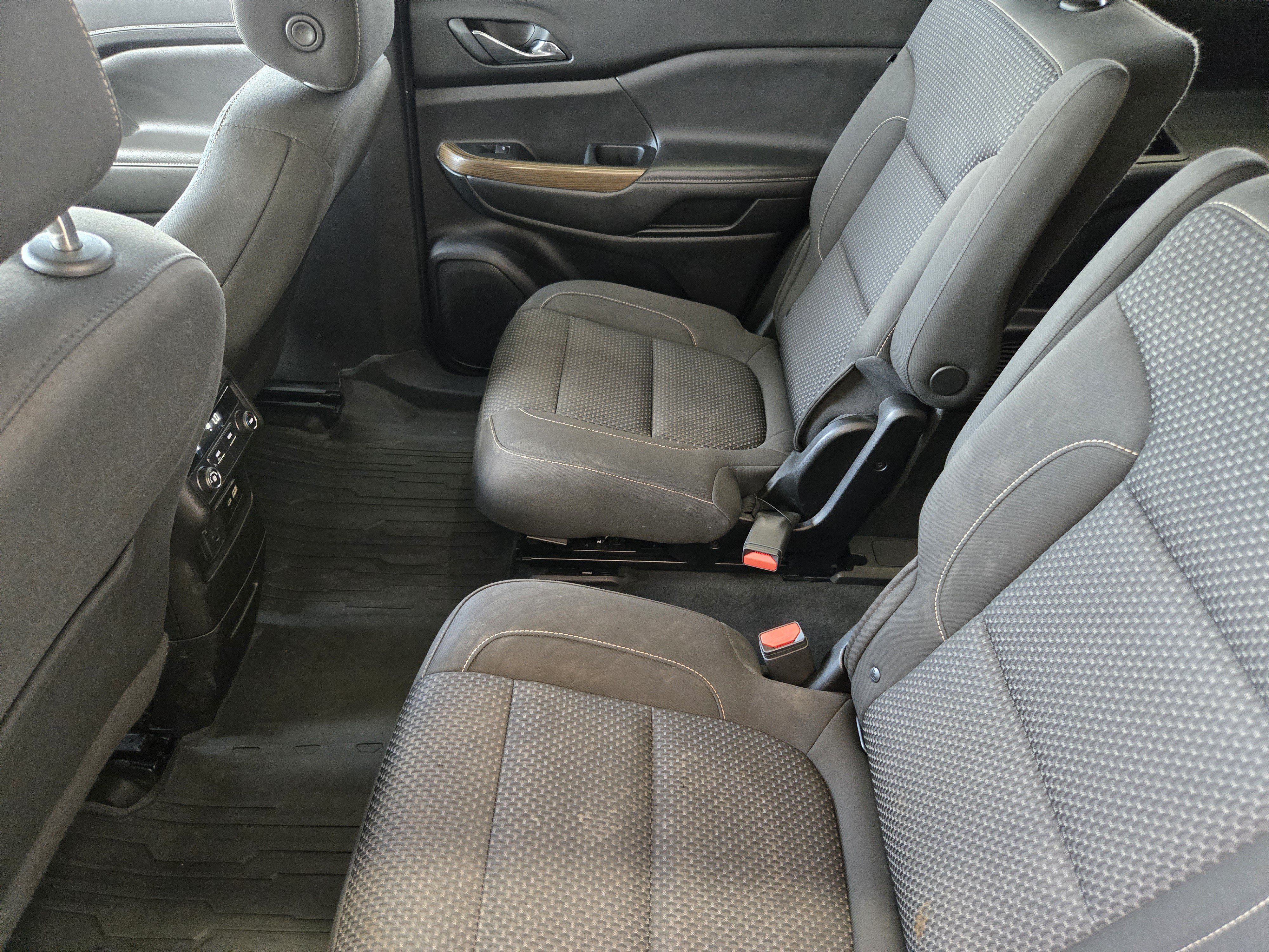 Used 2023 GMC Acadia SLE w/ Driver Convenience Package FWD image 22