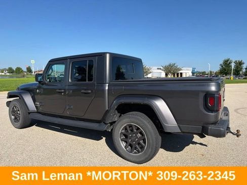 Used 2022 Jeep Gladiator Overland w/ Cold Weather Group AWD/4WD image 2