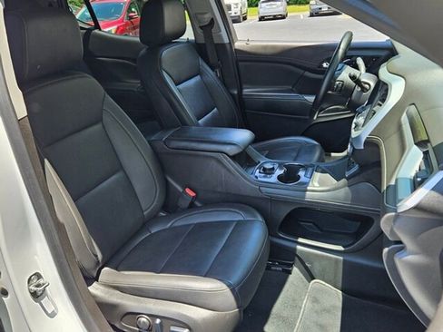 Used 2023 GMC Acadia SLT w/ Elevation Edition image 20