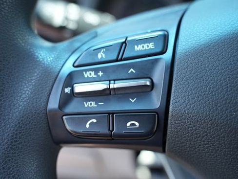 Used 2020 Hyundai Elantra SEL FWD image 29