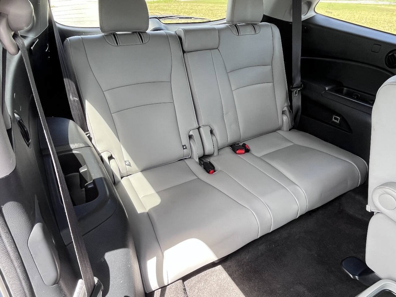 Used 2020 Honda Pilot Touring image 32