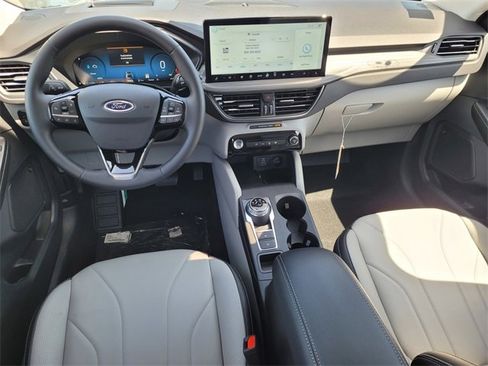 New 2025 Ford Escape SE w/ PHEV Premium Package image 7