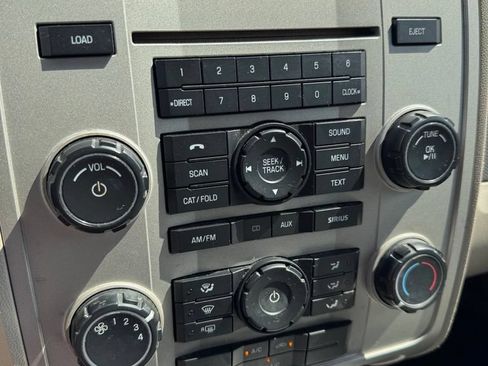 Used 2010 Ford Escape XLT AWD/4WD image 16
