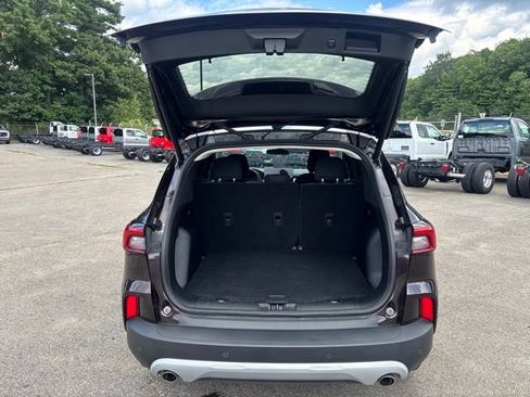 Used 2023 Ford Escape Active w/ Tech Pack #1 AWD/4WD image 12