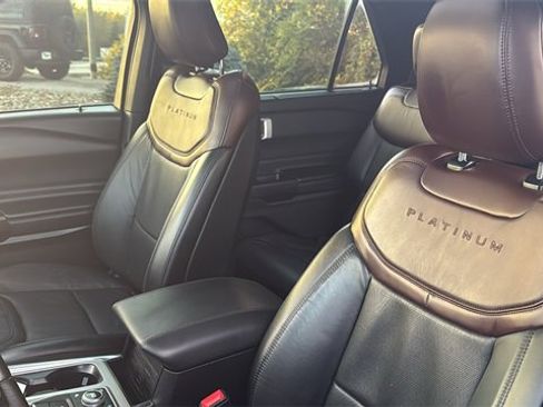 Used 2020 Ford Explorer Platinum w/ Premium Technology Package image 25
