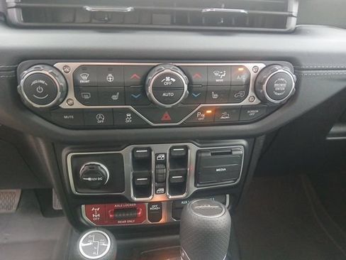 New 2026 Jeep Gladiator Mojave AWD/4WD image 42