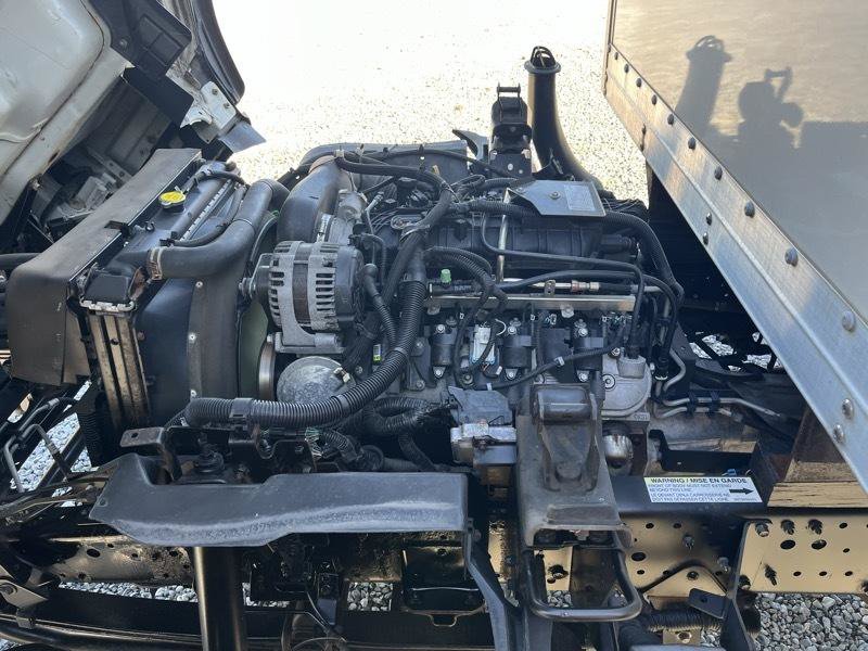 Used 2019 Isuzu NPR RWD image 13