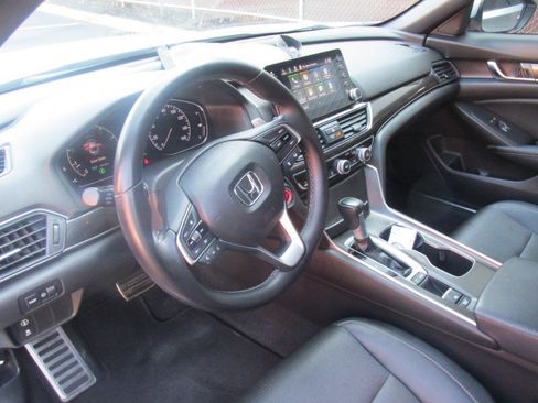 Used 2018 Honda Accord Sport image 64