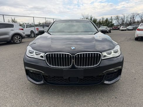 Used 2019 BMW 750i xDrive w/ Executive Package AWD/4WD image 2