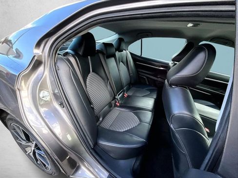 Used 2021 Toyota Camry SE image 28