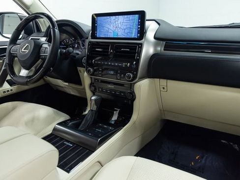 Used 2023 Lexus GX 460 Luxury w/ Sport Design Package AWD/4WD image 27