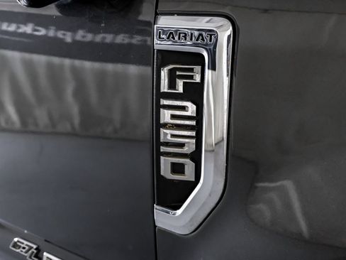 Used 2019 Ford F250 Lariat w/ Lariat Ultimate Package AWD/4WD image 44