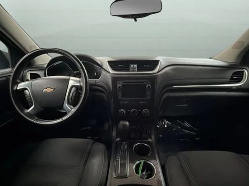 Used 2016 Chevrolet Traverse LT w/ Style and Technology Package FWD image 9