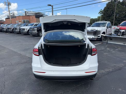 Used 2020 Ford Fusion SE FWD image 6
