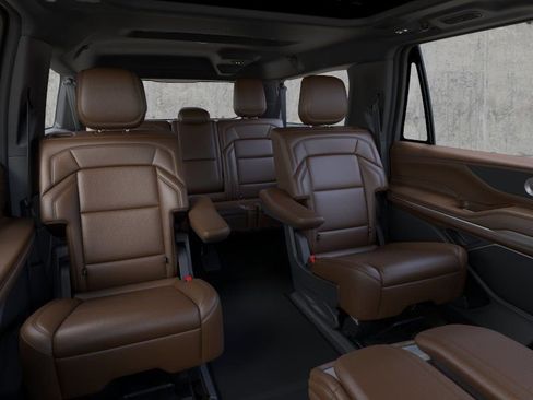 New 2026 Lincoln Navigator L Reserve AWD/4WD image 12
