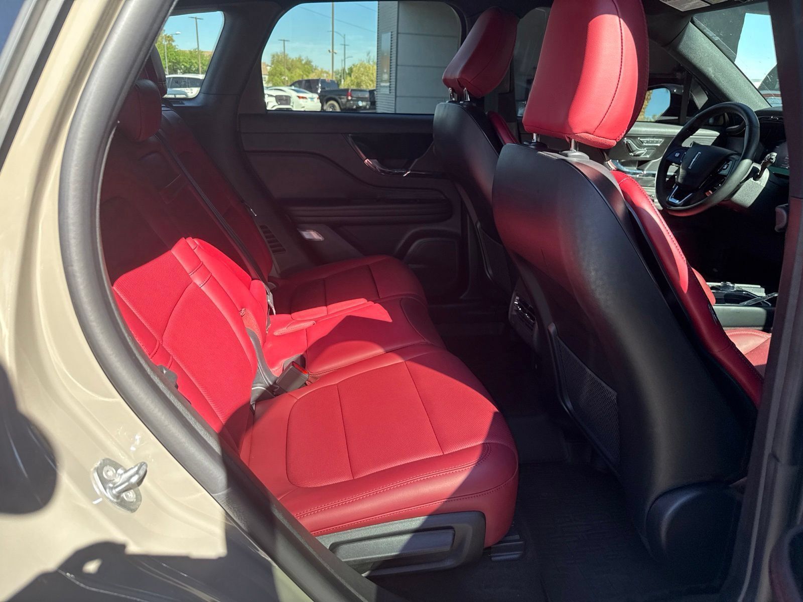 Certified 2025 Lincoln Corsair Reserve w/ Jet Appearance Package AWD/4WD image 15