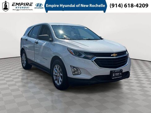 Used 2020 Chevrolet Equinox LS FWD image 1