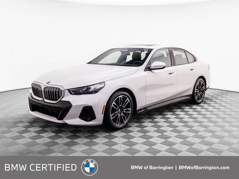 Certified 2026 BMW 530i xDrive AWD/4WD image 1