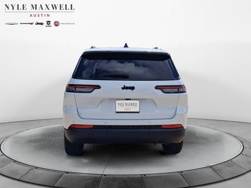 New 2025 Jeep Grand Cherokee L Altitude image 15