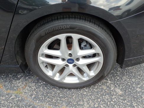 Used 2015 Ford Fusion SE w/ Equipment Group 202A image 11