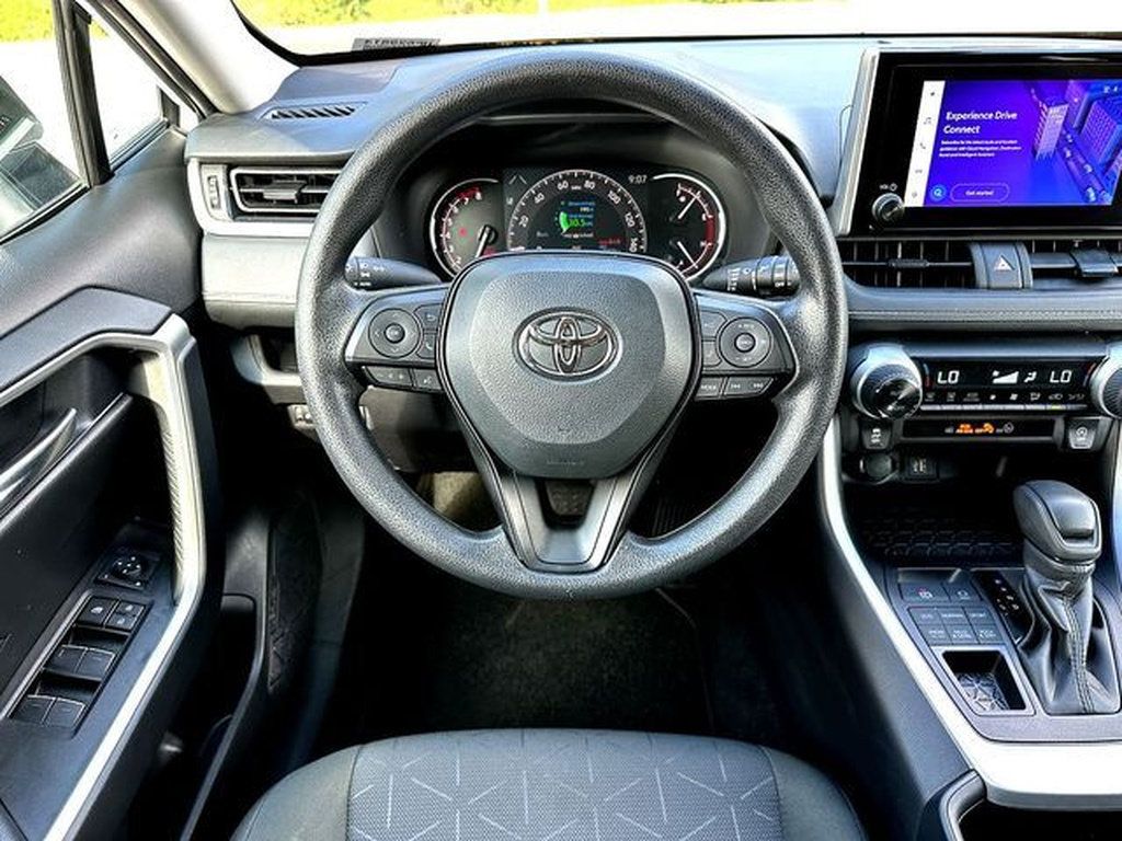 Certified 2025 Toyota RAV4 XLE AWD/4WD image 21