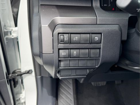 Used 2025 Toyota 4Runner SR5 AWD/4WD image 23