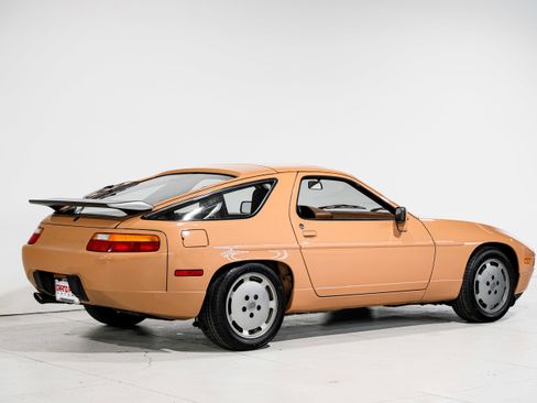 Used 1987 Porsche 928 S4 image 3