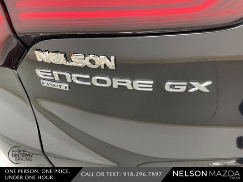 Used 2024 Buick Encore GX Sport Touring image 17