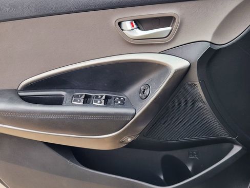 Used 2017 Hyundai Santa Fe Sport image 16