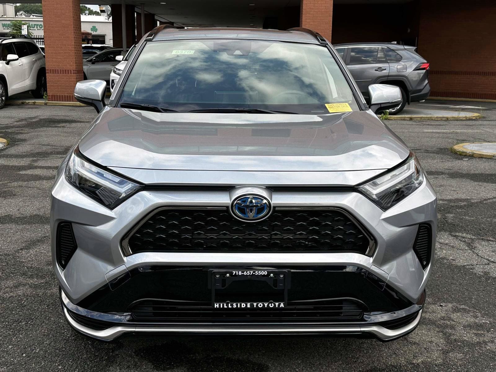 Used 2024 Toyota RAV4 SE w/ Weather & Moonroof Package AWD/4WD image 7