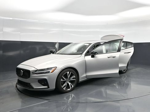 Used 2024 Volvo S60 B5 Core FWD image 28